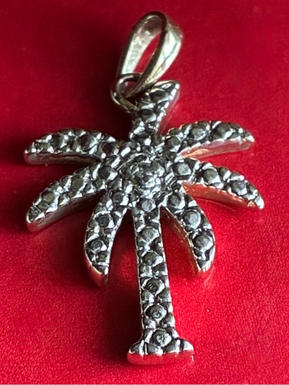 925 Silver ,Sparkling Palm Tree Pendant Necklace in Silver - Picture 5 of 8